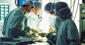 Paziente tetraplegico operato al CTO di Torino torna a usare le mani