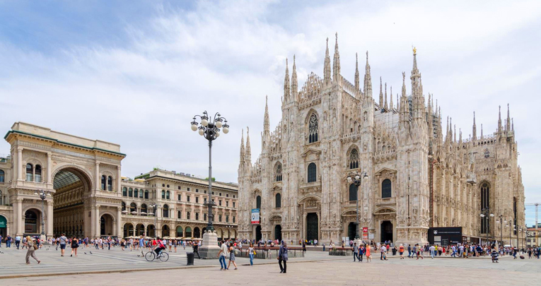 L'insospettabile lunghezza del gene: flash mob a Milano L'insospettabile lunghezza del gene: flash mob a Milano